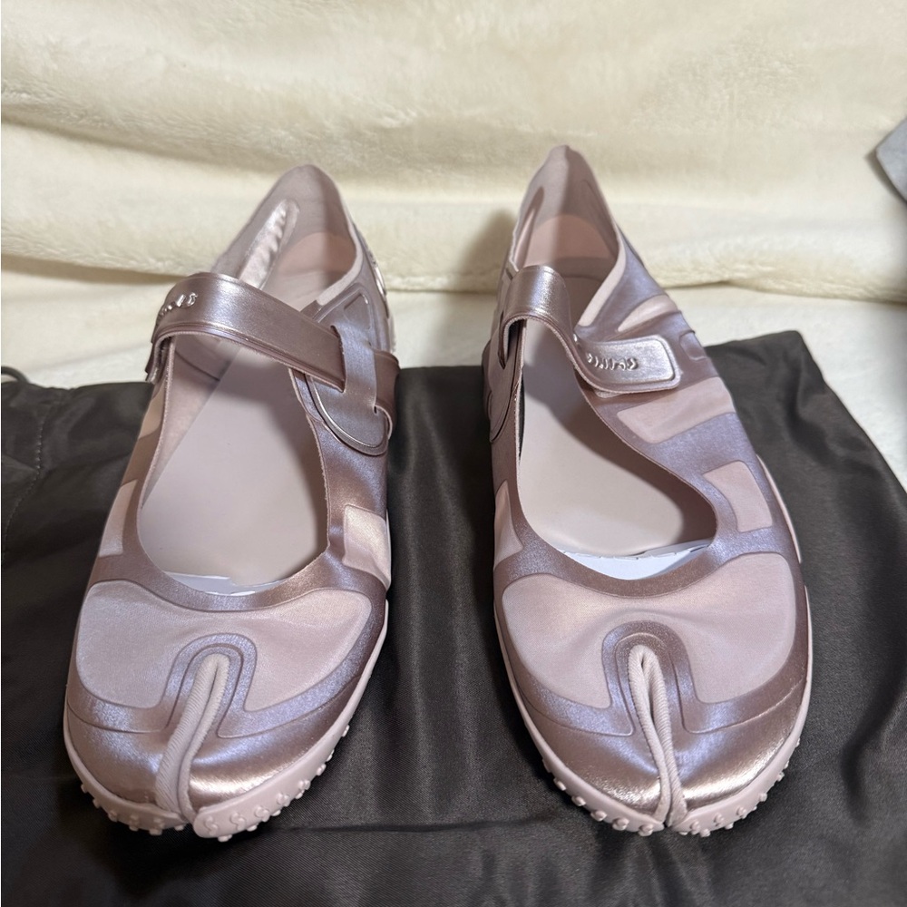 NWT Nike Skims Satin Rift Shoes
